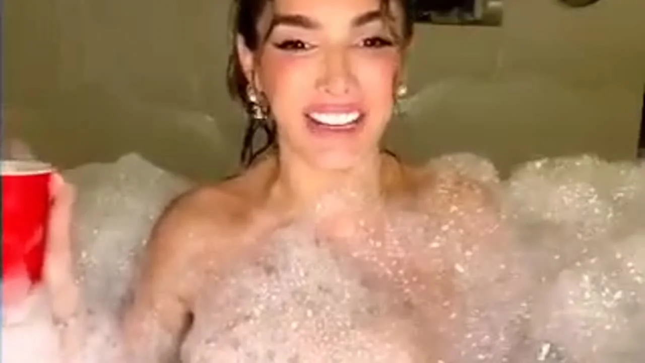 Lyna Perez Nude Bathtub Livestream Video Leaked